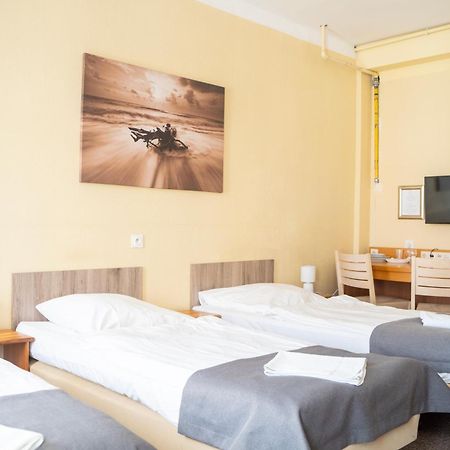 Hostel Krosnienska 12 เจโลนากูรา ภายนอก รูปภาพ