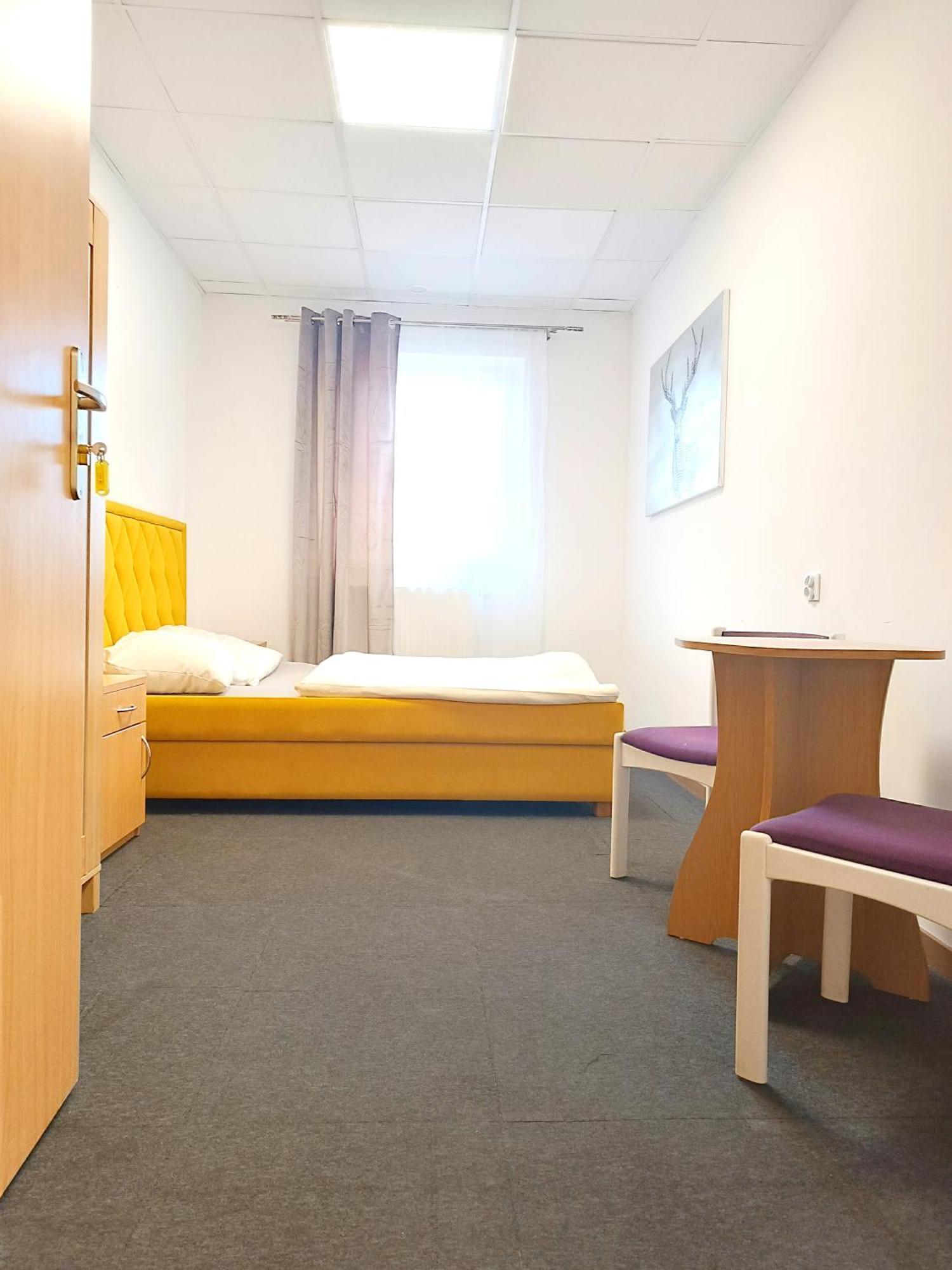 Hostel Krosnienska 12 เจโลนากูรา ภายนอก รูปภาพ
