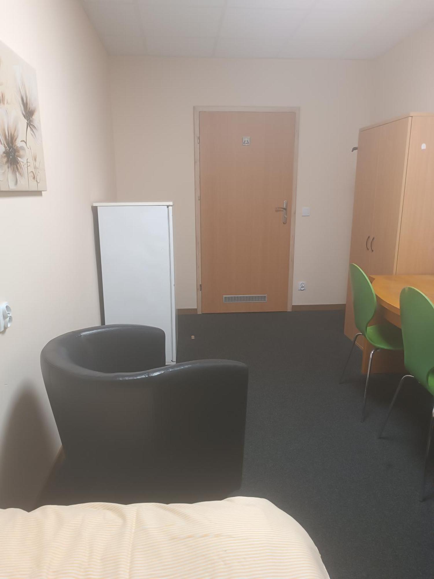 Hostel Krosnienska 12 เจโลนากูรา ภายนอก รูปภาพ