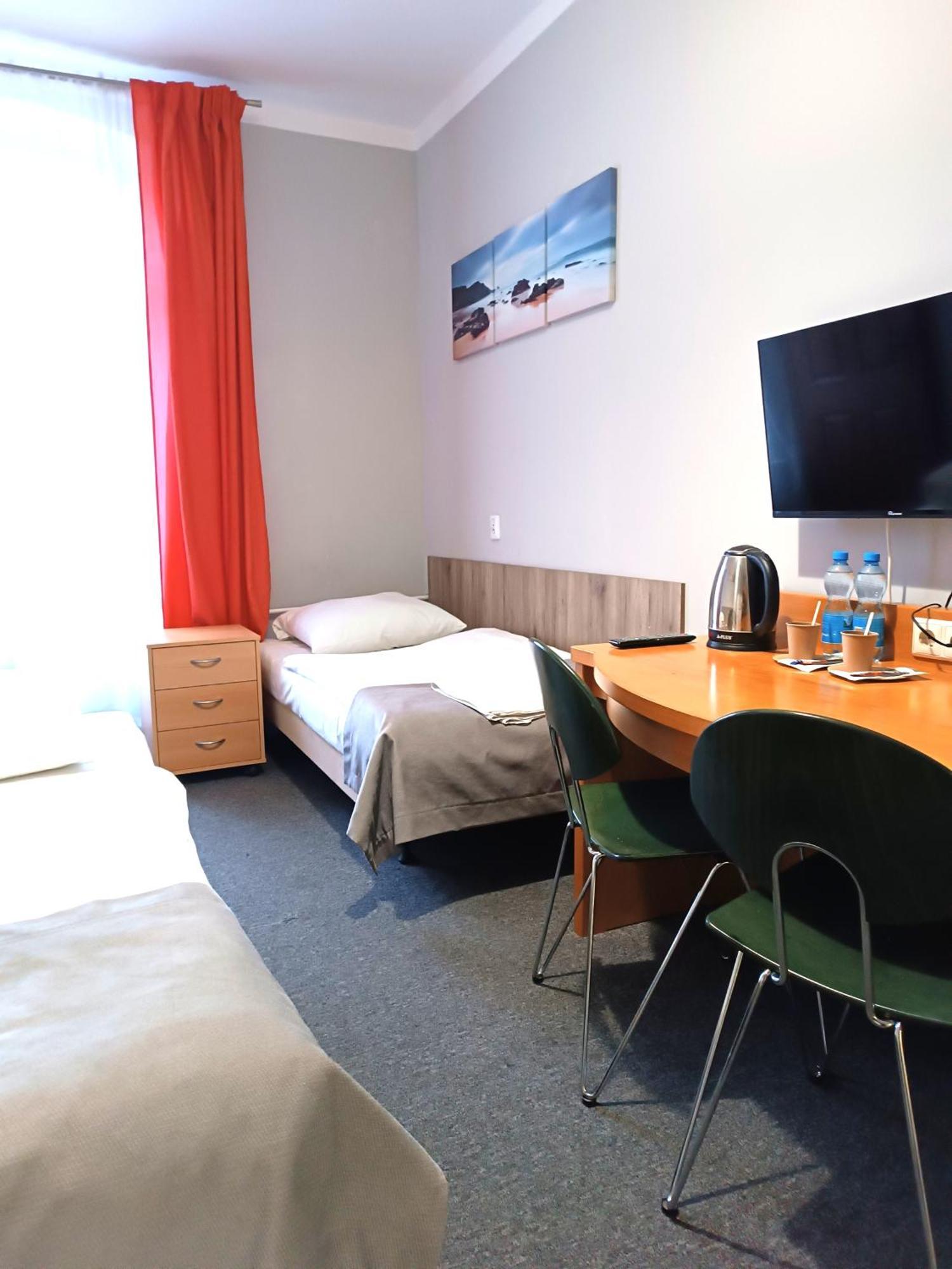 Hostel Krosnienska 12 เจโลนากูรา ภายนอก รูปภาพ