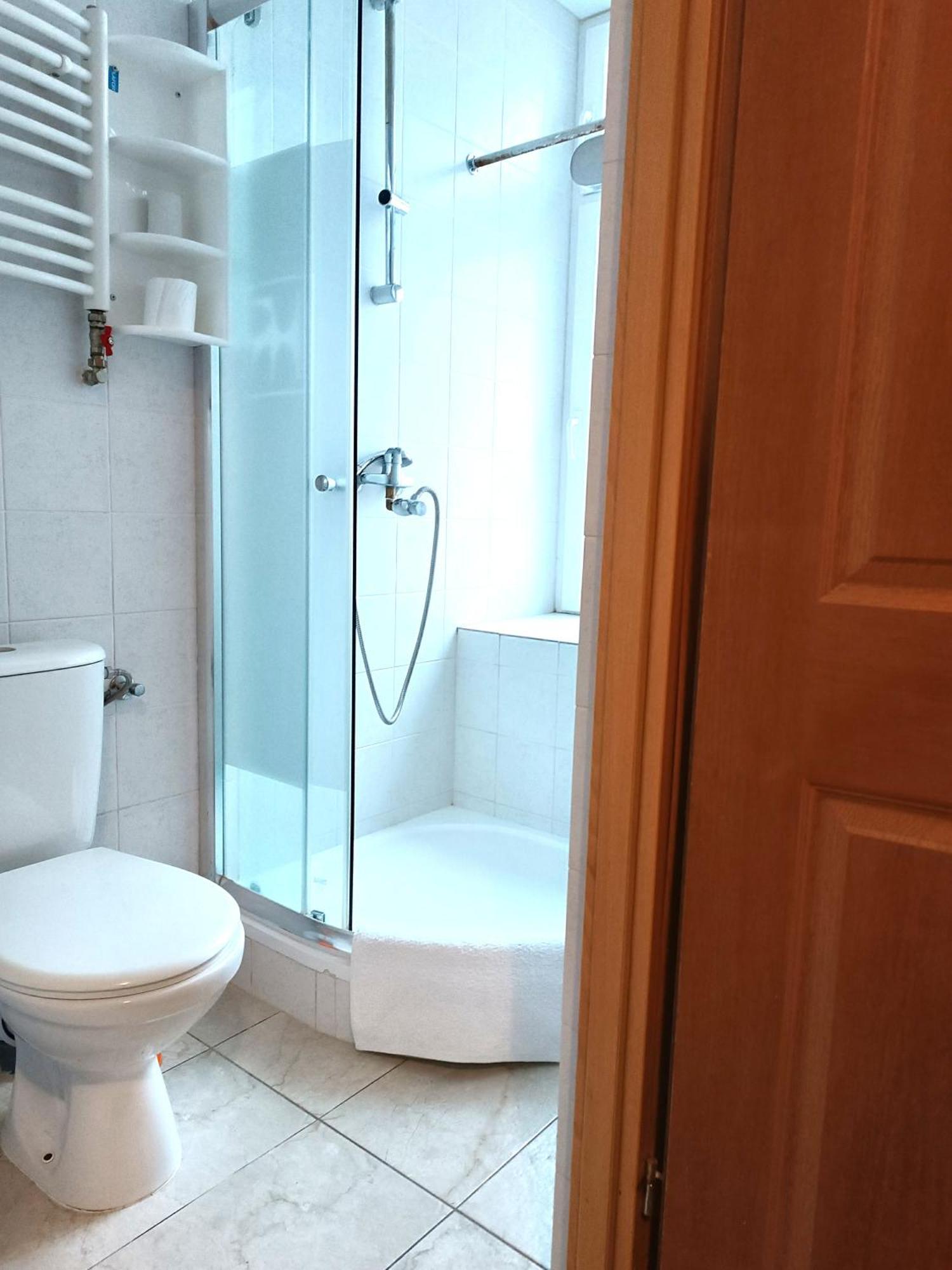 Hostel Krosnienska 12 เจโลนากูรา ภายนอก รูปภาพ