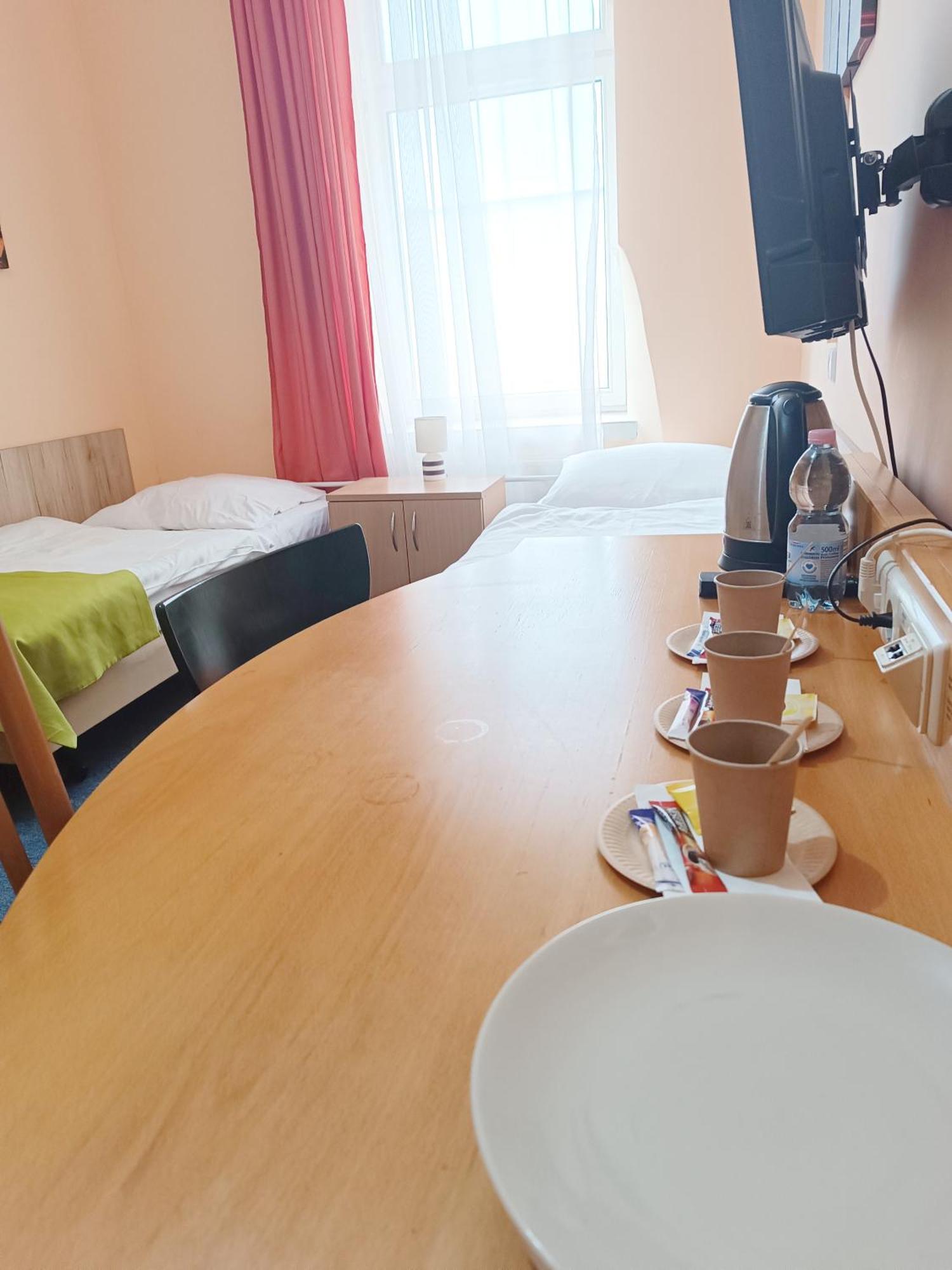 Hostel Krosnienska 12 เจโลนากูรา ภายนอก รูปภาพ