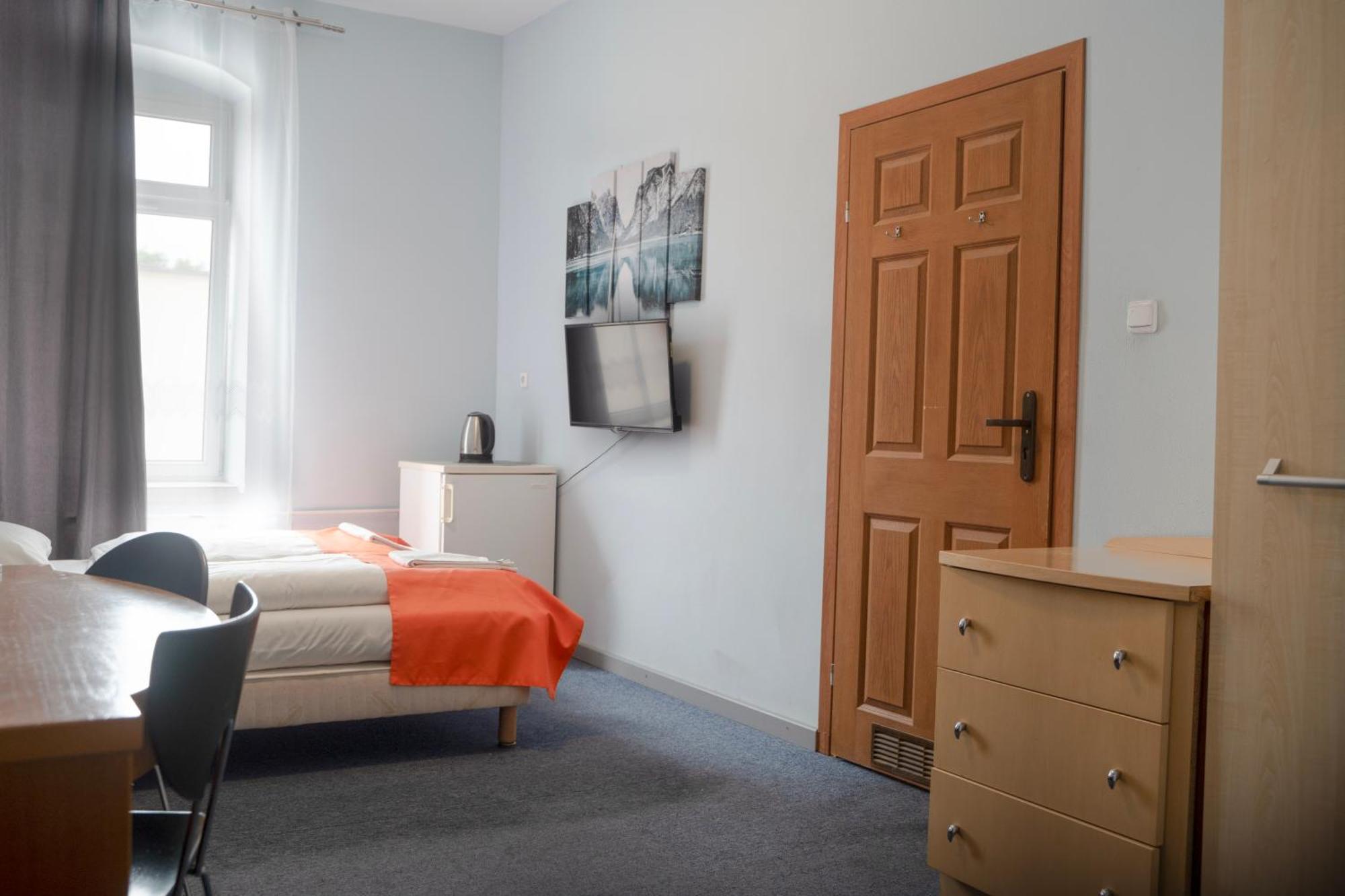 Hostel Krosnienska 12 เจโลนากูรา ภายนอก รูปภาพ