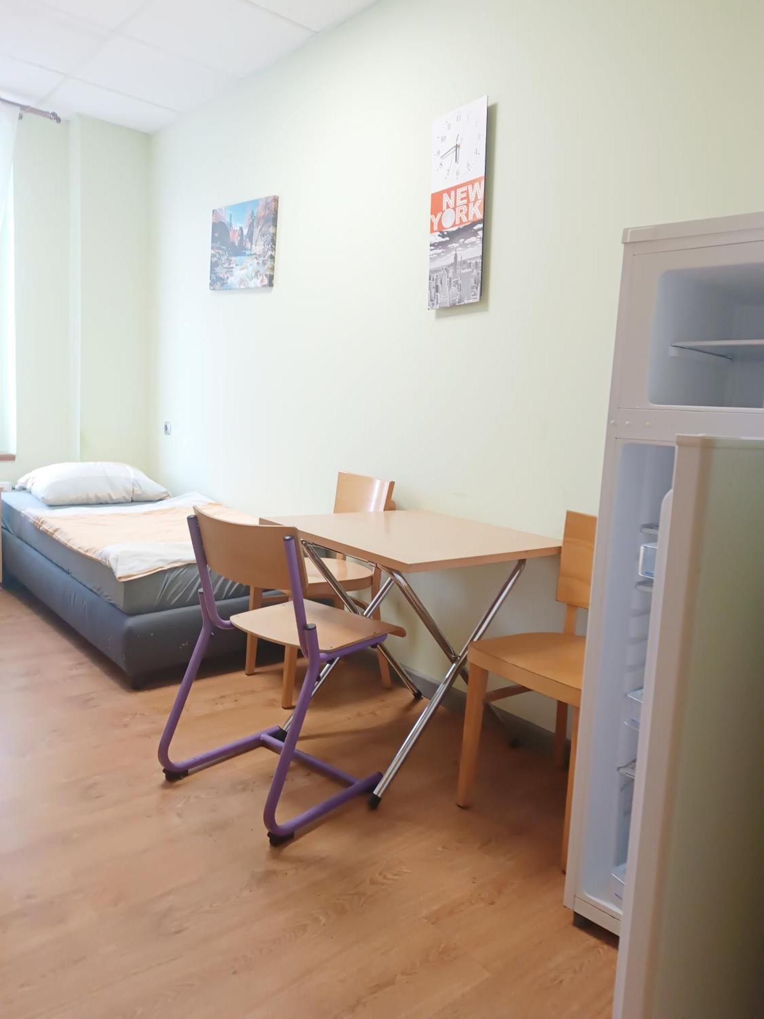 Hostel Krosnienska 12 เจโลนากูรา ภายนอก รูปภาพ