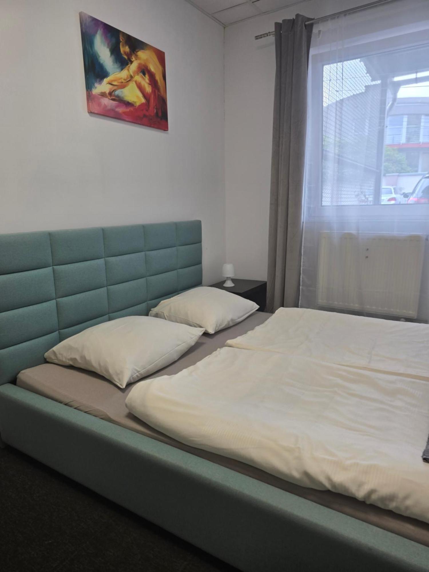 Hostel Krosnienska 12 เจโลนากูรา ภายนอก รูปภาพ